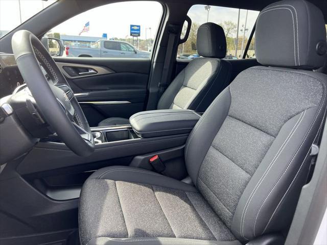 new 2025 Chevrolet Traverse car, priced at $42,894