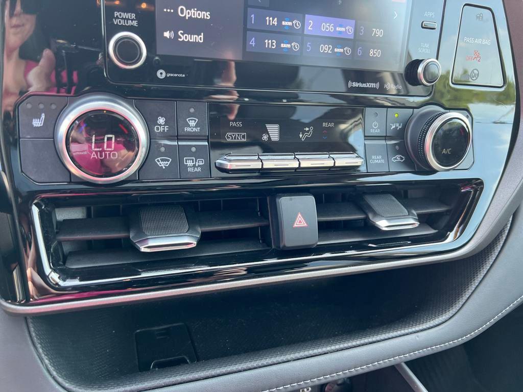 used 2022 Toyota Highlander Hybrid car, priced at $39,777