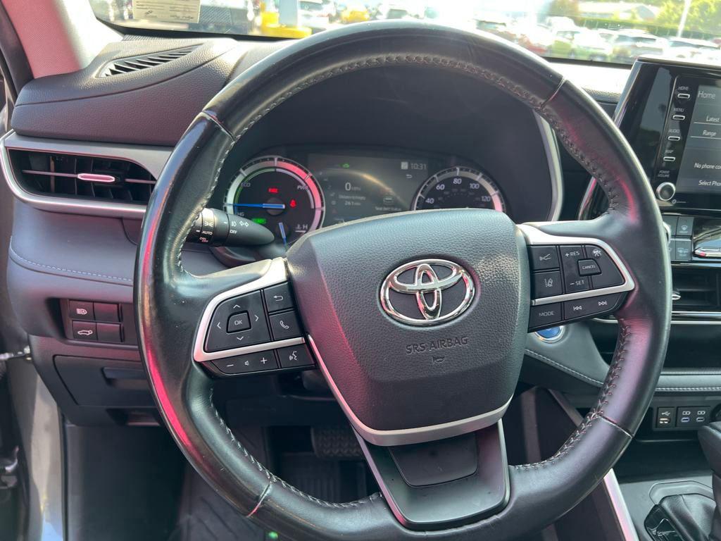 used 2022 Toyota Highlander Hybrid car, priced at $39,777