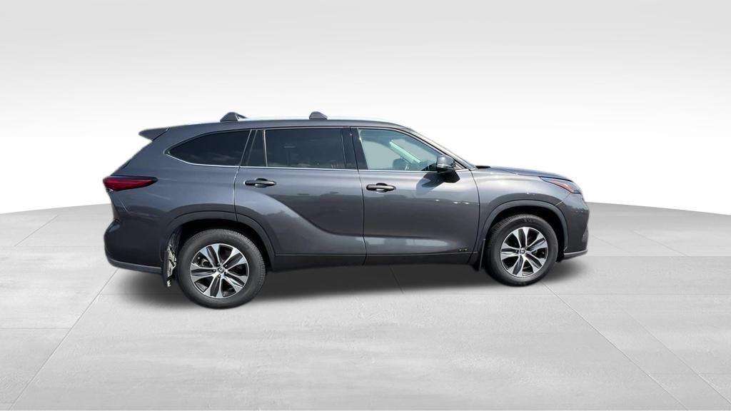 used 2022 Toyota Highlander Hybrid car, priced at $39,777