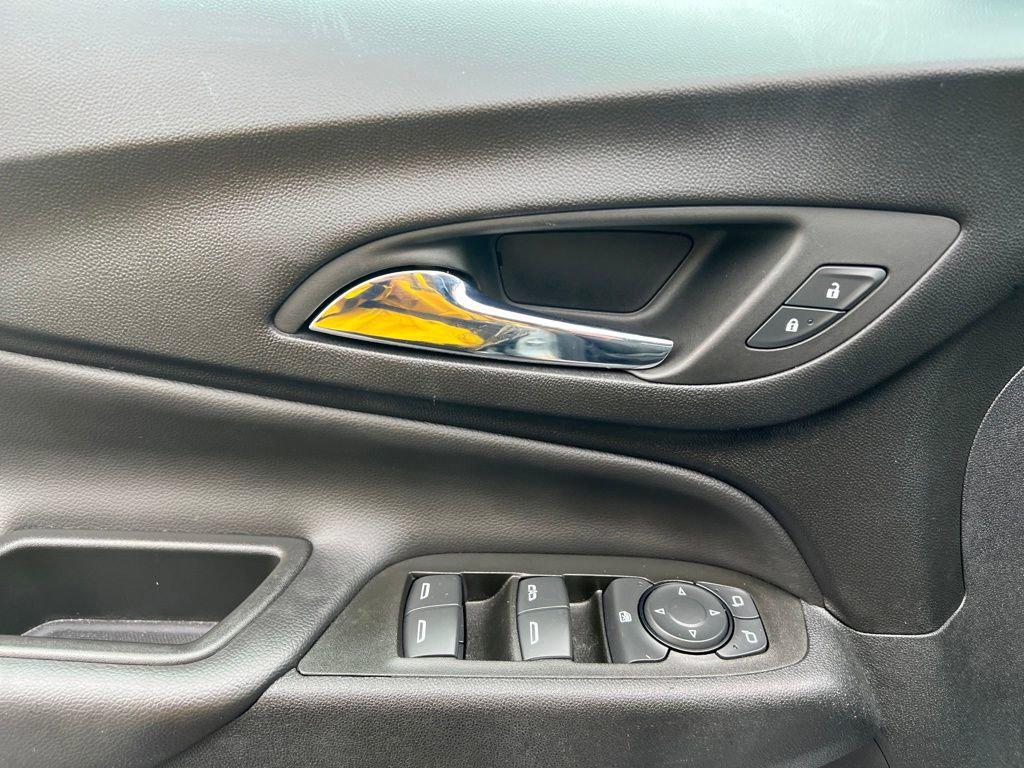 used 2022 Chevrolet Equinox car, priced at $22,054