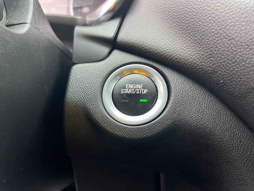 used 2022 Chevrolet Equinox car, priced at $22,054