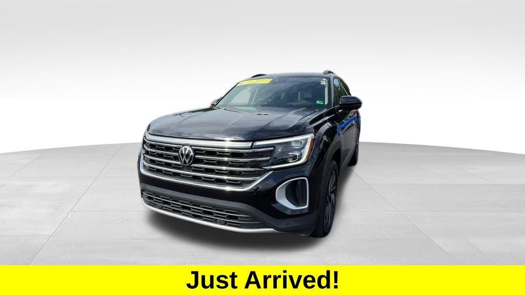 used 2024 Volkswagen Atlas car, priced at $33,762