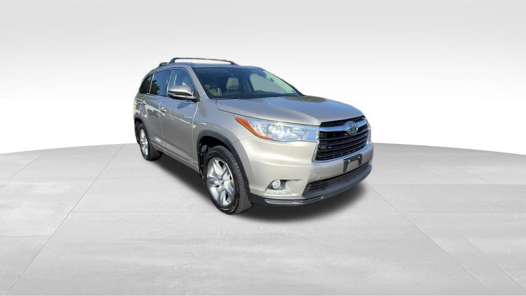 used 2016 Toyota Highlander Hybrid car, priced at $20,709