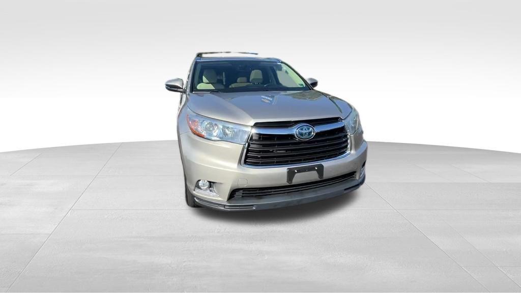 used 2016 Toyota Highlander Hybrid car, priced at $20,709