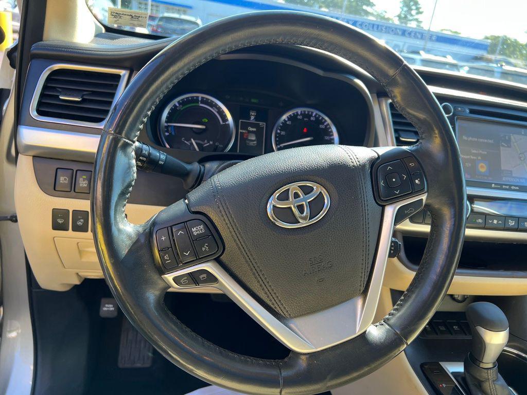 used 2016 Toyota Highlander Hybrid car, priced at $20,709