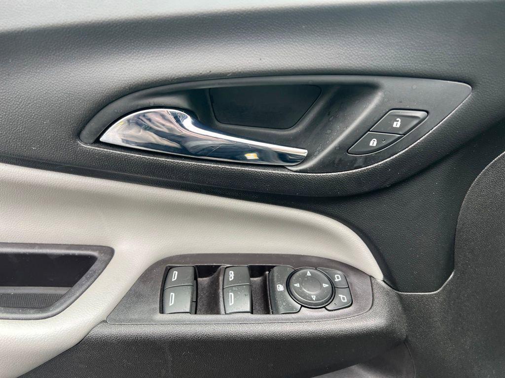 used 2020 Chevrolet Equinox car, priced at $16,600