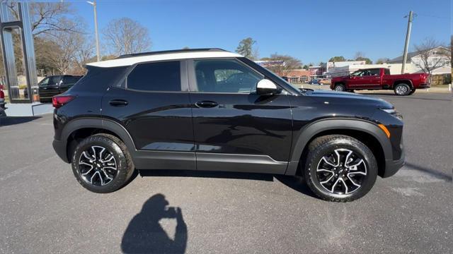 new 2025 Chevrolet TrailBlazer car, priced at $31,185