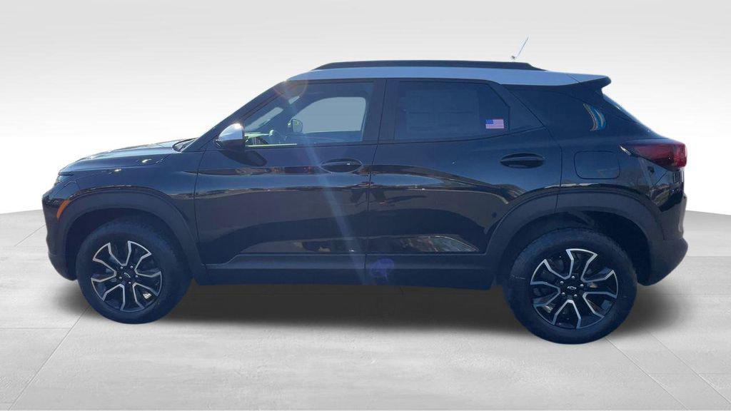 new 2025 Chevrolet TrailBlazer car, priced at $30,185
