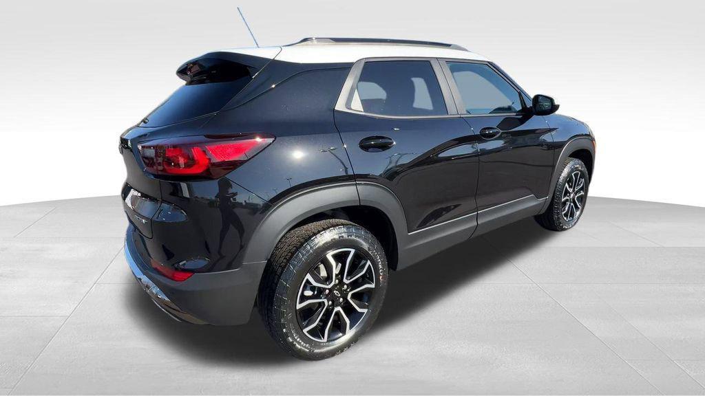 new 2025 Chevrolet TrailBlazer car, priced at $30,185
