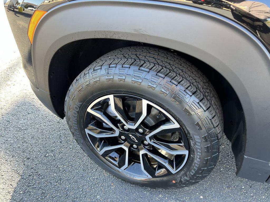 new 2025 Chevrolet TrailBlazer car, priced at $30,185