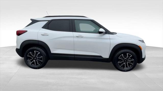 new 2025 Chevrolet TrailBlazer car, priced at $28,535