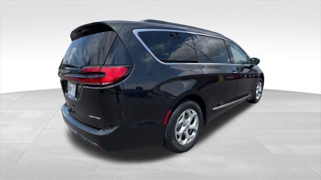 used 2023 Chrysler Pacifica car, priced at $28,606