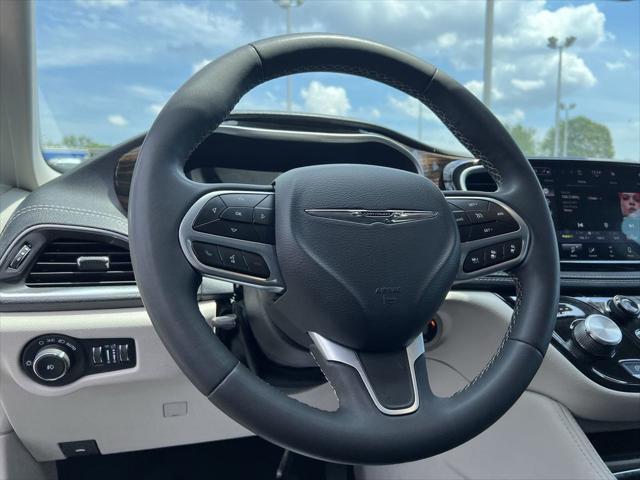 used 2023 Chrysler Pacifica car, priced at $28,606