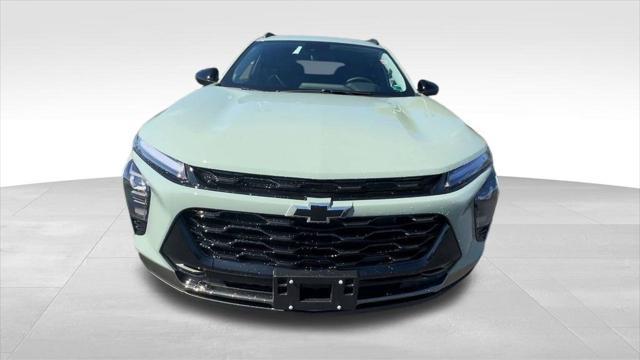 new 2025 Chevrolet Trax car, priced at $25,090