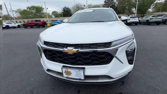 new 2025 Chevrolet Trax car, priced at $23,885