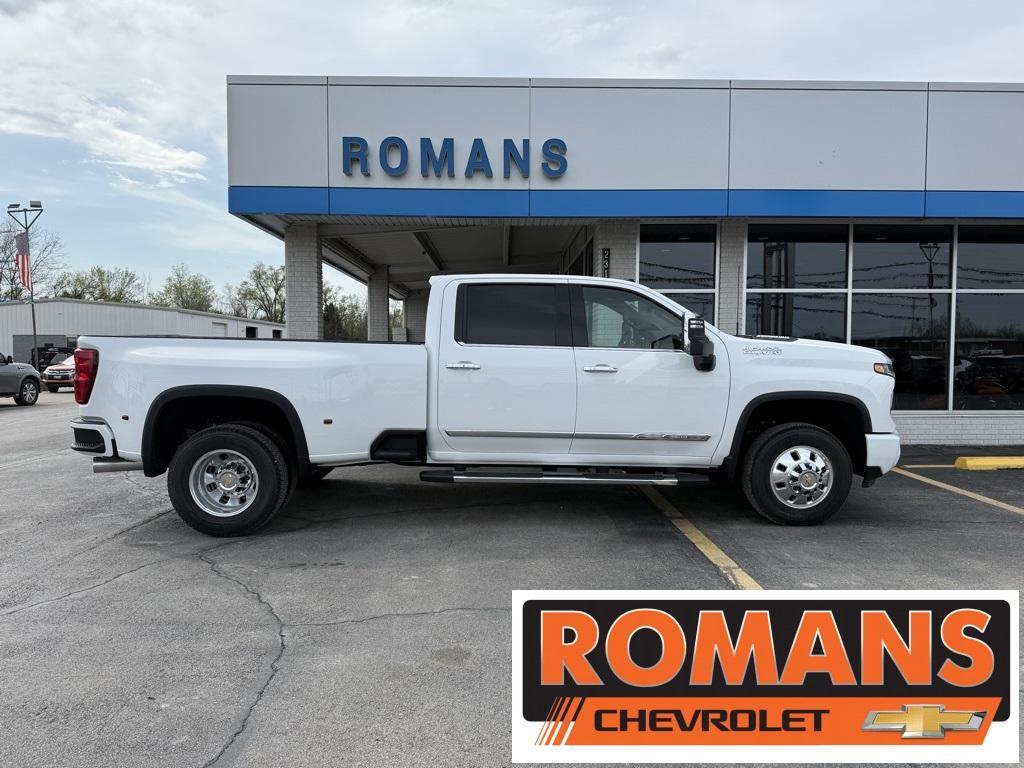 new 2025 Chevrolet Silverado 3500 car, priced at $90,000