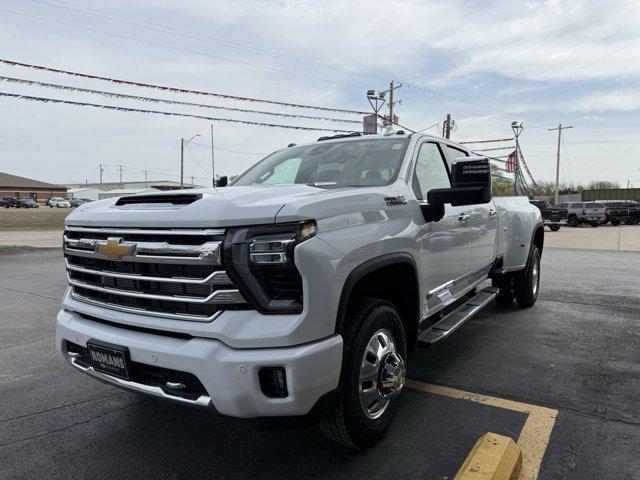 new 2025 Chevrolet Silverado 3500 car, priced at $90,000