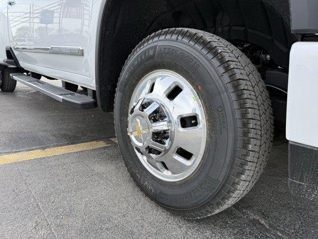 new 2025 Chevrolet Silverado 3500 car, priced at $90,000