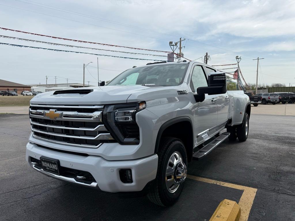 new 2025 Chevrolet Silverado 3500 car, priced at $90,000