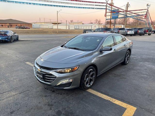 new 2025 Chevrolet Malibu car