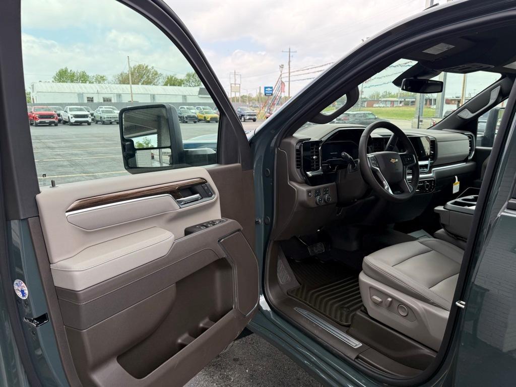 new 2025 Chevrolet Silverado 2500 car, priced at $58,999