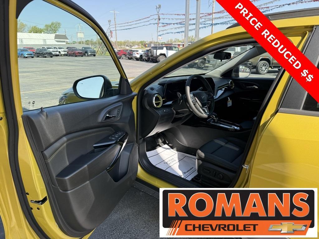 new 2025 Chevrolet Trax car, priced at $25,674
