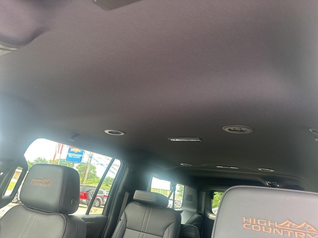 new 2025 Chevrolet Suburban car