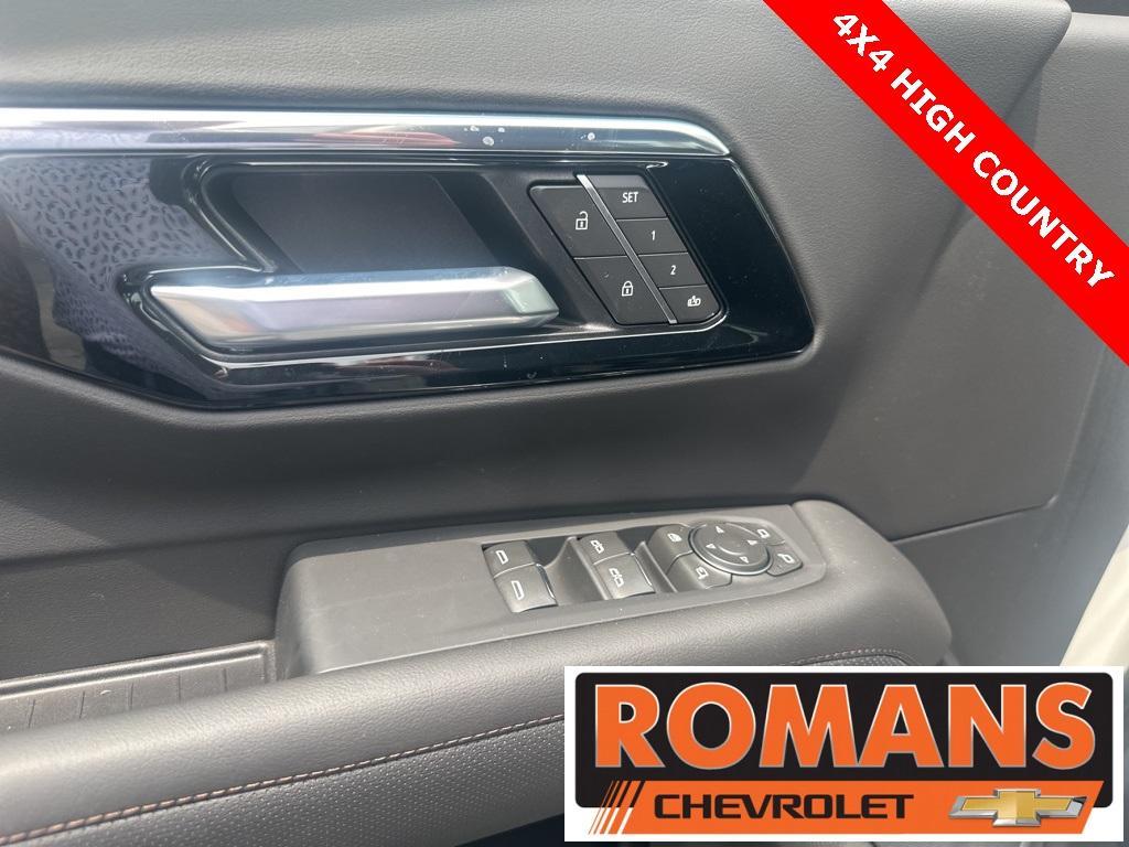 new 2025 Chevrolet Suburban car, priced at $86,132