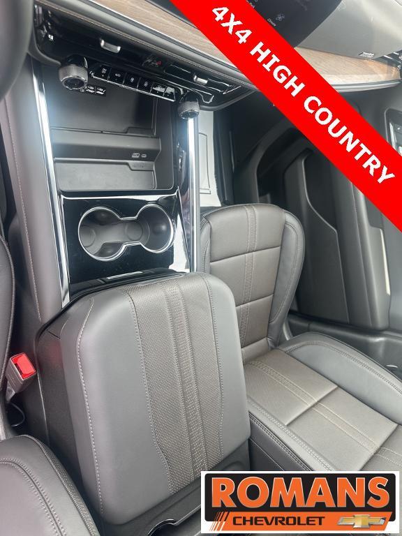 new 2025 Chevrolet Suburban car, priced at $86,132