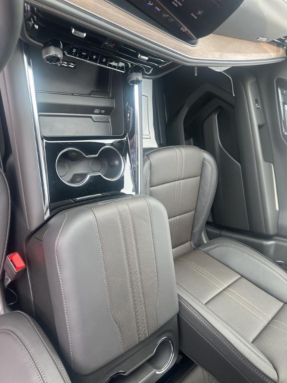 new 2025 Chevrolet Suburban car