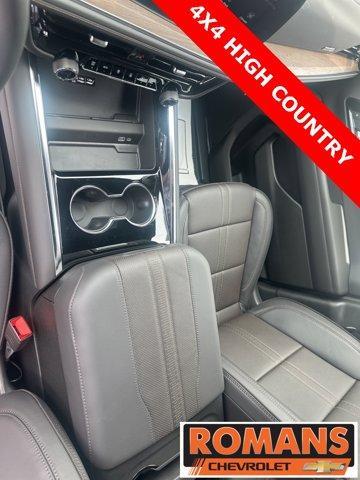new 2025 Chevrolet Suburban car, priced at $86,132