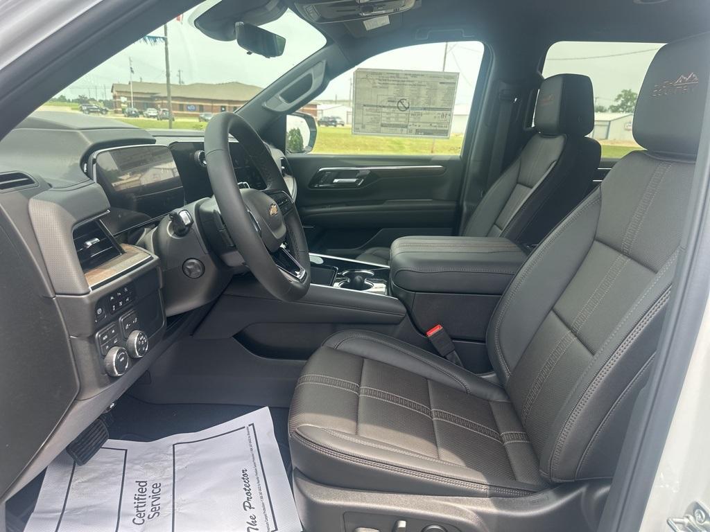 new 2025 Chevrolet Suburban car