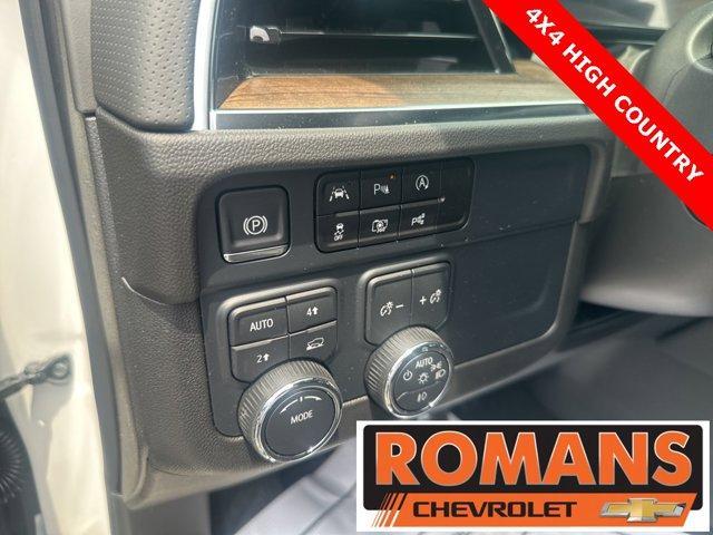 new 2025 Chevrolet Suburban car, priced at $86,132