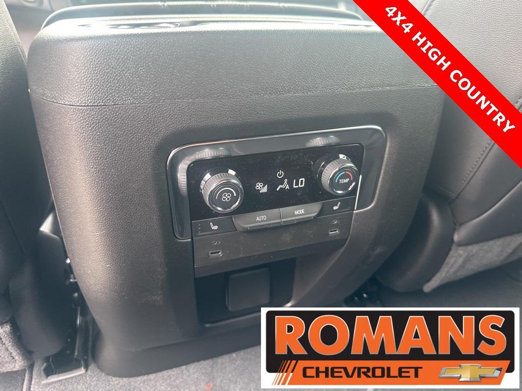 new 2025 Chevrolet Suburban car, priced at $86,132