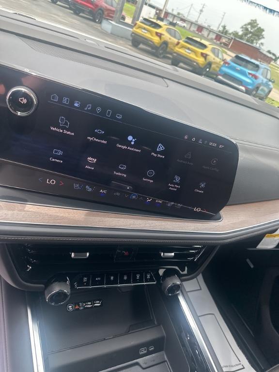 new 2025 Chevrolet Suburban car