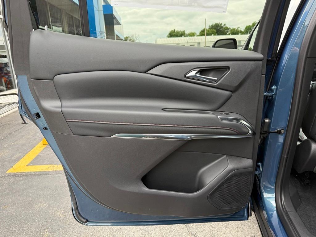 new 2025 Chevrolet Traverse car