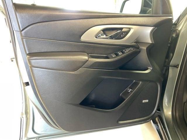 used 2022 Chevrolet Traverse car, priced at $33,999