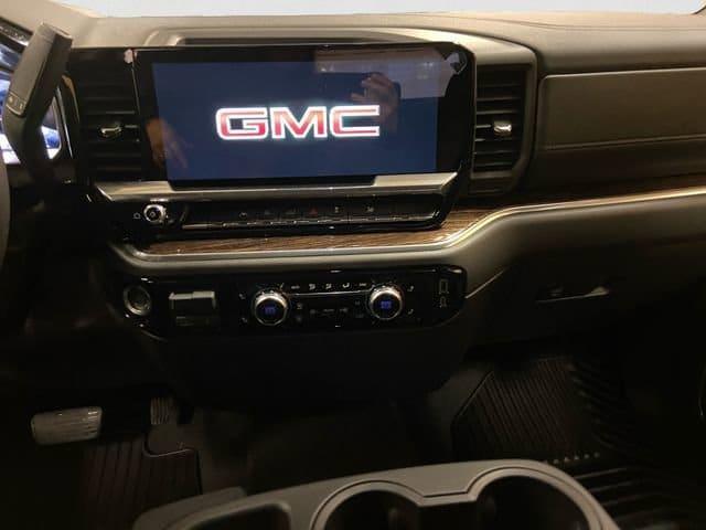 new 2025 GMC Sierra 1500 car, priced at $46,680