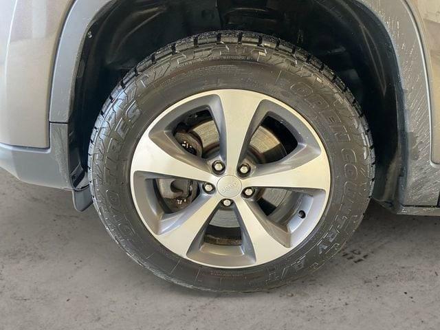 used 2020 Jeep Cherokee car, priced at $24,494