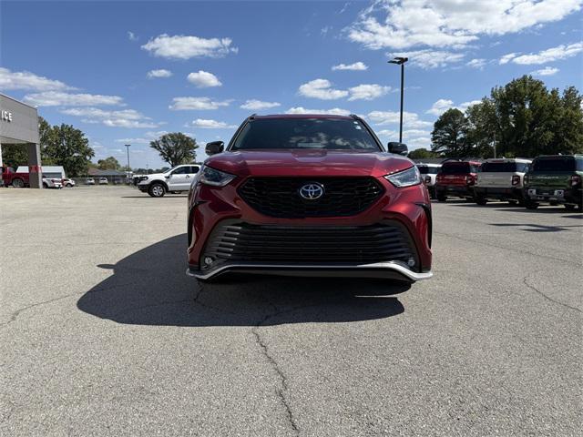 used 2022 Toyota Highlander car, priced at $39,995