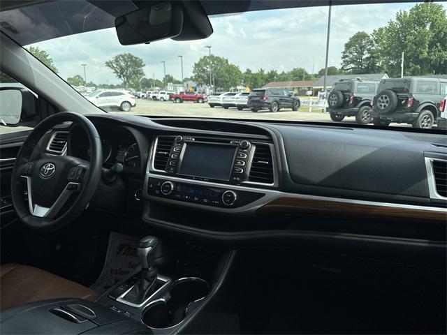used 2018 Toyota Highlander car, priced at $27,500