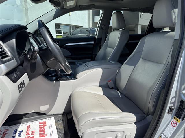 used 2019 Toyota Highlander car, priced at $25,995