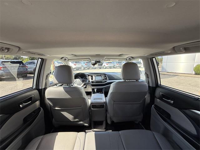 used 2019 Toyota Highlander car, priced at $25,995