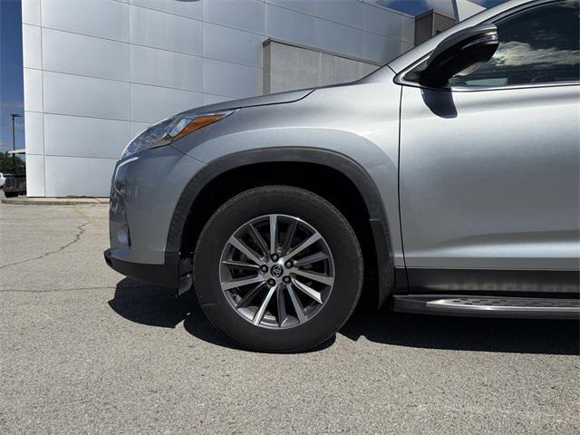 used 2019 Toyota Highlander car, priced at $25,995
