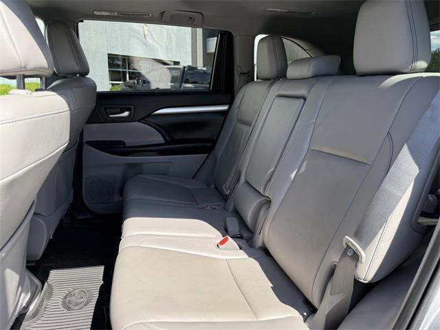 used 2019 Toyota Highlander car, priced at $25,995