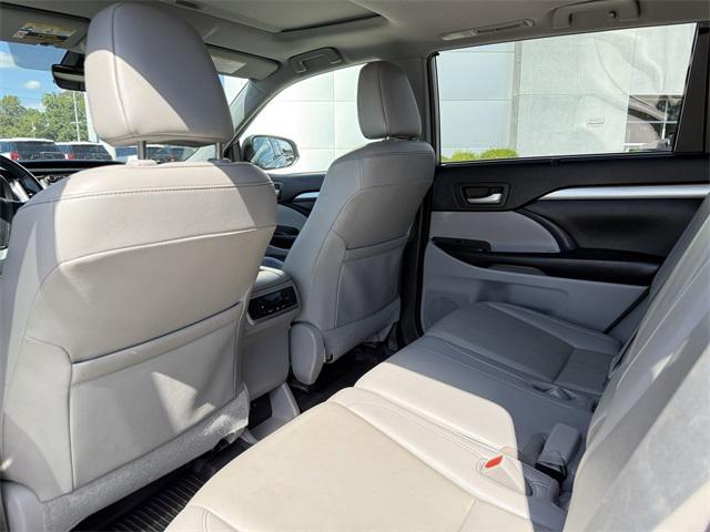 used 2019 Toyota Highlander car, priced at $25,995