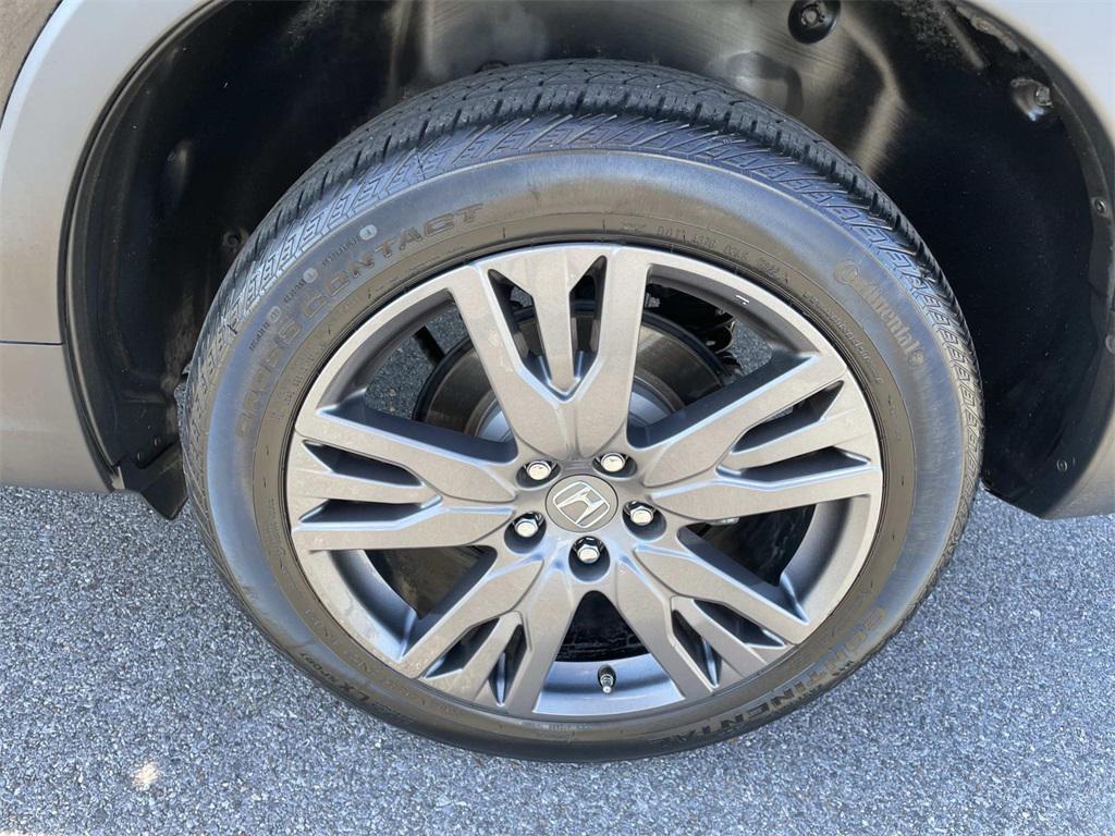 used 2022 Honda Pilot car, priced at $29,000