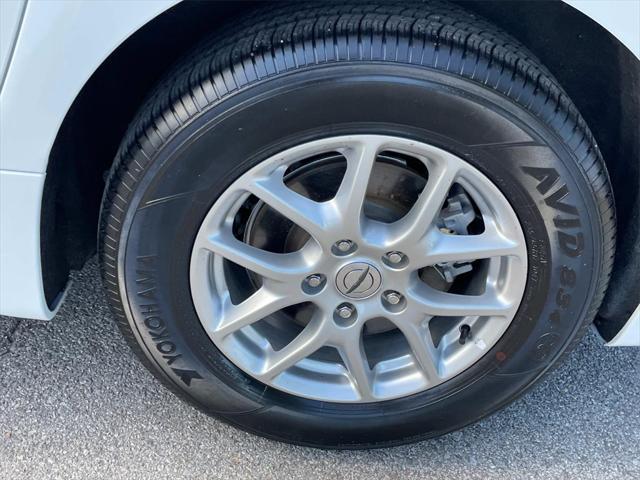 used 2023 Chrysler Pacifica car, priced at $24,500