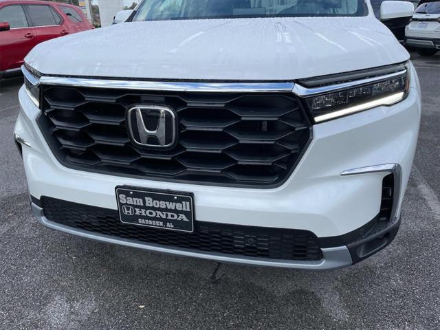 new 2025 Honda Pilot car, priced at $45,350